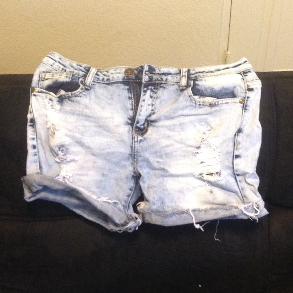 Woman's shorts